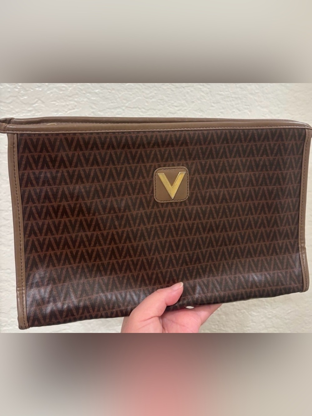 Auth Mario Valentino V logo pvc leather Clutch bag